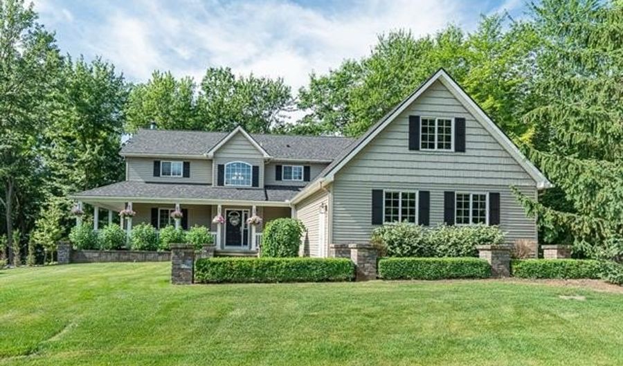 2691 Fox Cv, Addison Twp., MI 48370 - 3 Beds, 3 Bath