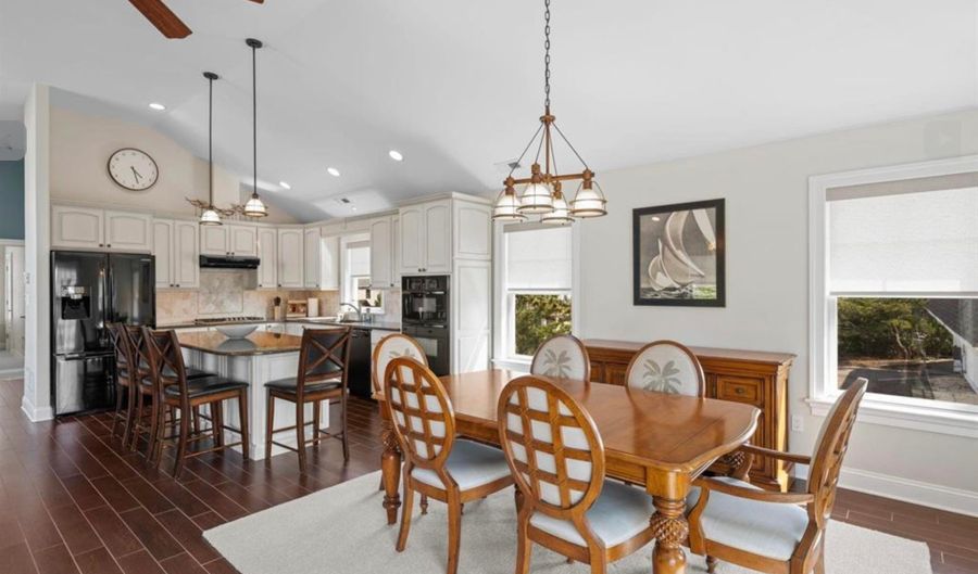 264 41st St, Avalon, NJ 08202 - 4 Beds, 3 Bath