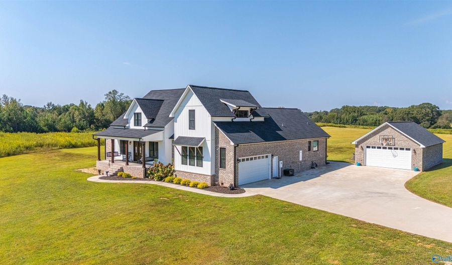 34180 Alabama Highway 99, Anderson, AL 35610 - 4 Beds, 4 Bath