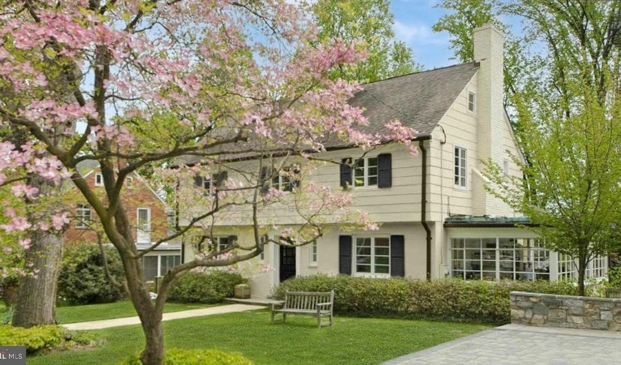4320 LORCOM Ln, Arlington, VA 22207 - 4 Beds, 4 Bath