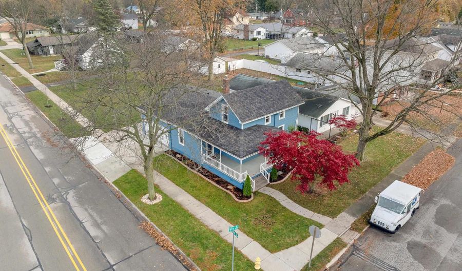 702 E 5th St, Auburn, IN 46706 - 3 Beds, 2 Bath