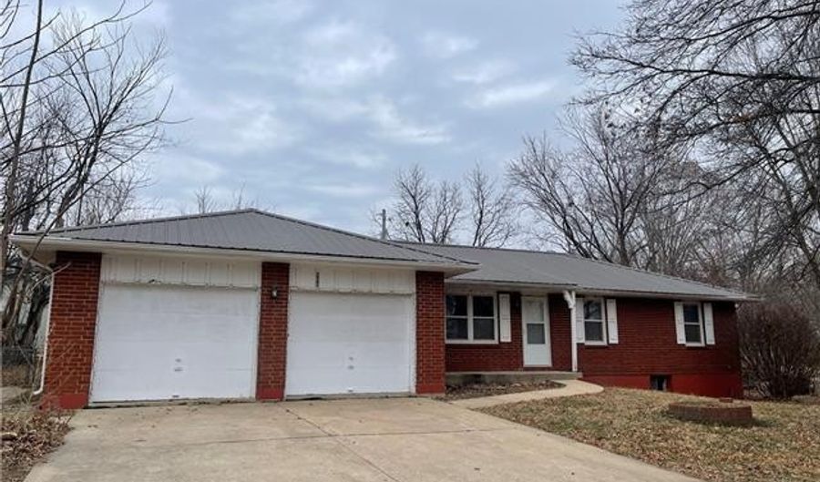 504 E State Route A Hwy, Archie, MO 64725 - 3 Beds, 2 Bath