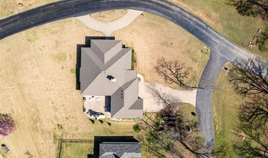 33389 S Coves Dr, Afton, OK 74331 - 3 Beds, 3 Bath