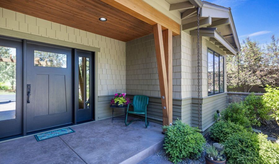 61525 Meeks Trl, Bend, OR 97702 - 3 Beds, 3 Bath