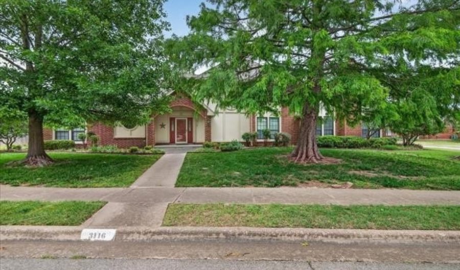 3116 Camelot Dr, Bartlesville, OK 74006 - 4 Beds, 3 Bath