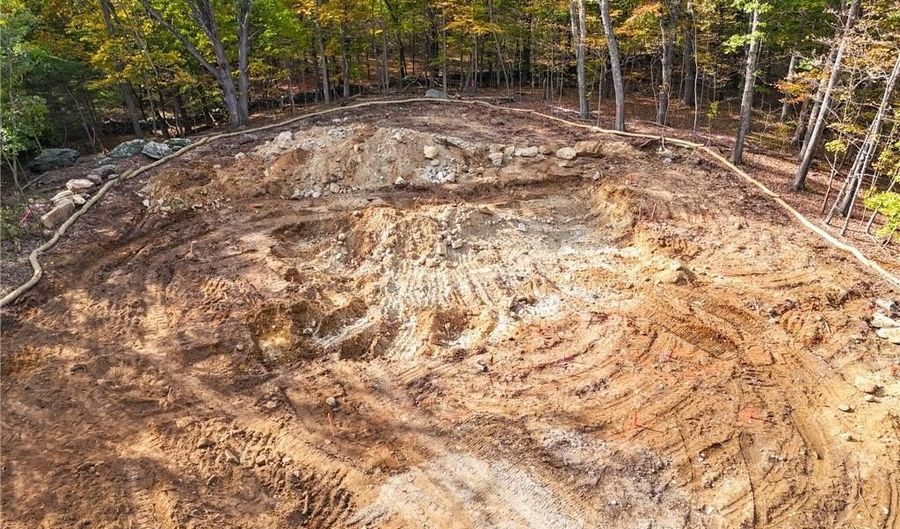 164 Scott Rd, Cumberland, RI 02864 - 4 Beds, 2 Bath