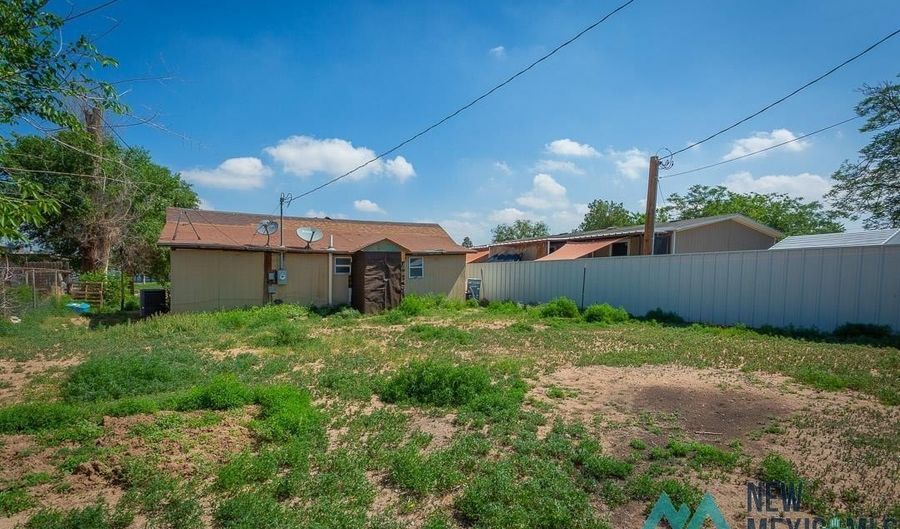 805 W Washington Ave, Artesia, NM 88210 - 2 Beds, 1 Bath