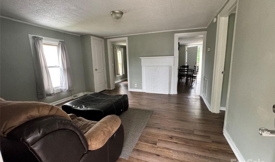 1025 Martin Luther King Jr Dr, Albemarle, NC 28001 - 2 Beds, 1 Bath