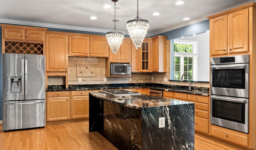 22804 PORTICO Pl, Brambleton, VA 20148 - 4 Beds, 5 Bath