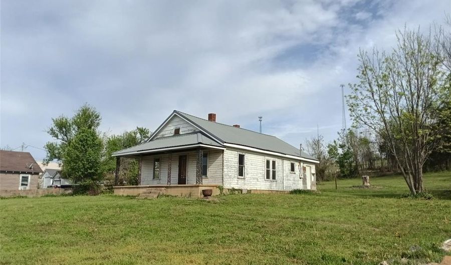 301 E 2nd St, Annapolis, MO 63620 - 2 Beds, 1 Bath