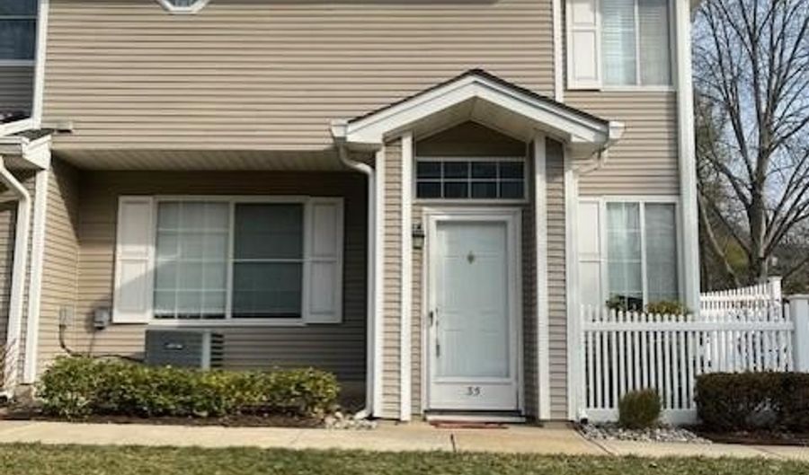 35 Ashley Ct, Bedminster, NJ 07921 - 2 Beds, 3 Bath