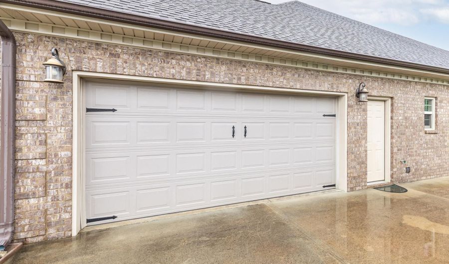 14772 Wildwood Dr, Athens, AL 35613 - 4 Beds, 3 Bath