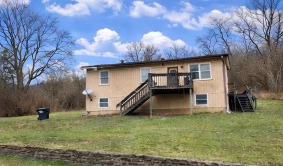 8750 Cole Ln, Aurora, IN 47001 - 3 Beds, 1 Bath