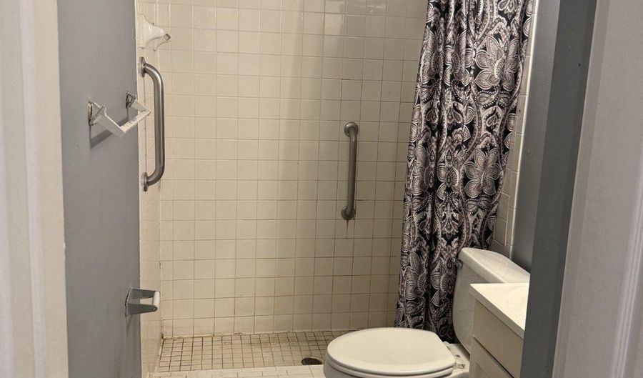 4269- A AMERICANA Dr, Annandale, VA 22003 - 1 Beds, 1 Bath