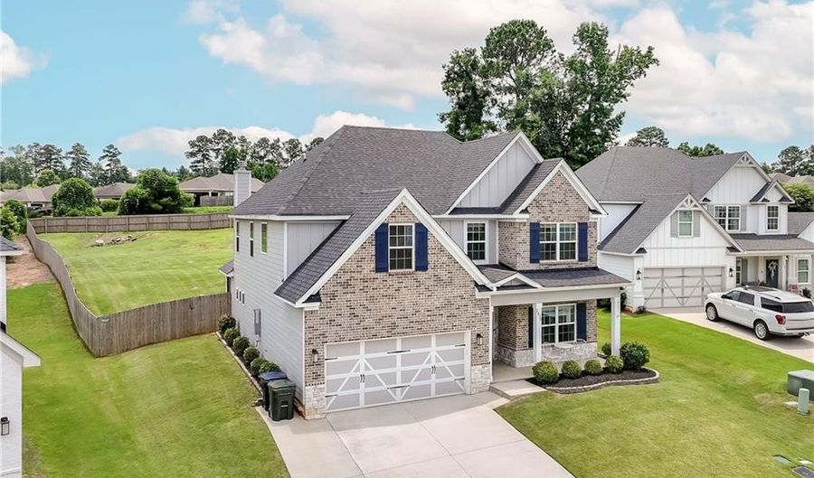 2630 DUNKIRK Cir, Auburn, AL 36832 - 5 Beds, 3 Bath