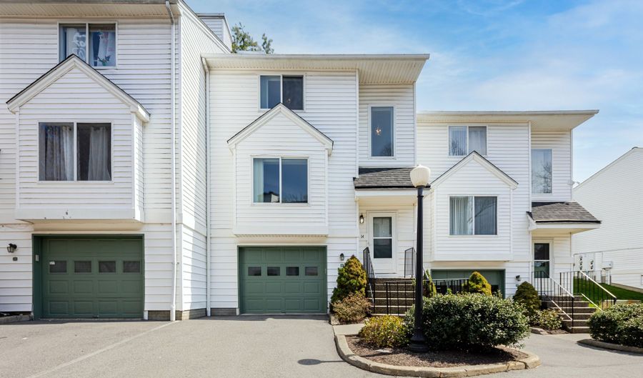 68 Virginia Ave 14, Danbury, CT 06810 - 2 Beds, 2 Bath