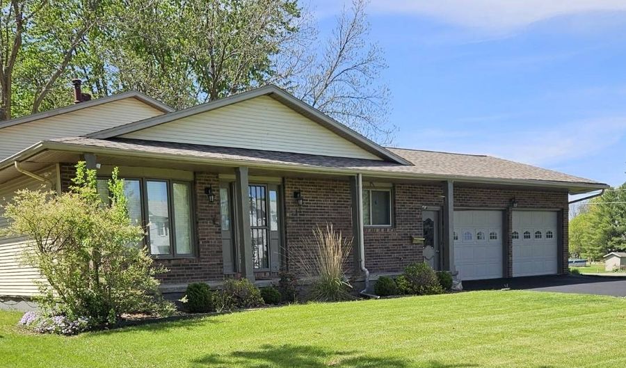 312 N Cedar, Abingdon, IL 61410 - 3 Beds, 3 Bath