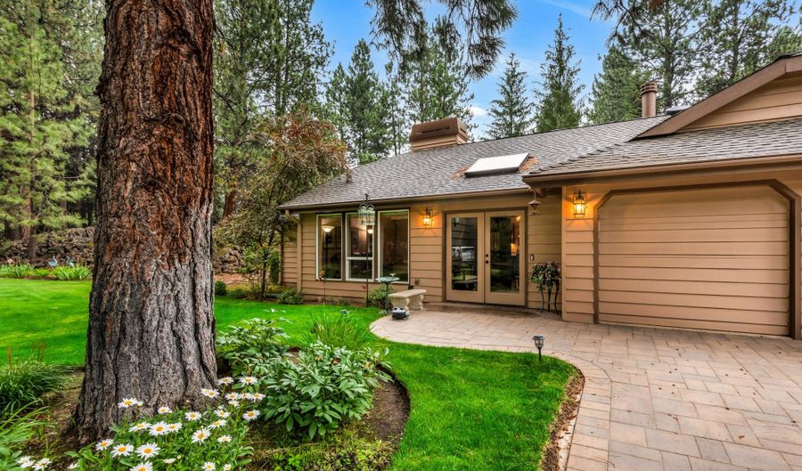 20396 Mission Ridge Ct, Bend, OR 97702 - 2 Beds, 2 Bath