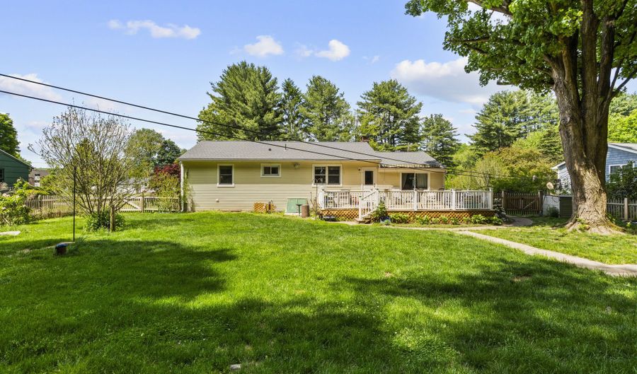 13 Canton Valley Cir, Canton, CT 06019 - 3 Beds, 2 Bath