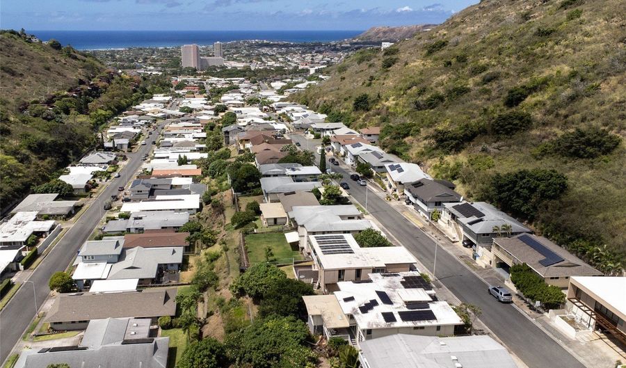 5347 Malu Pl, Honolulu, HI 96816 - 4 Beds, 4 Bath