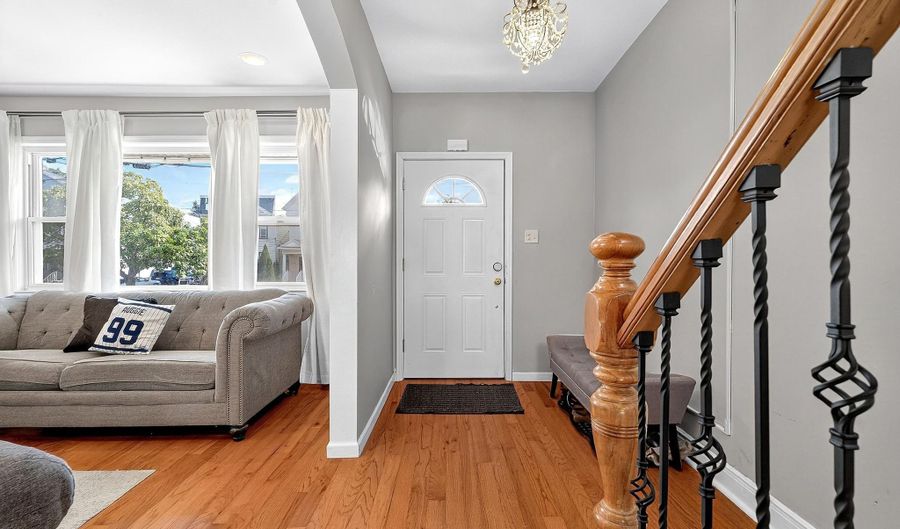 59 HUMPHREY Ave, Bayonne, NJ 07002 - 4 Beds, 2 Bath