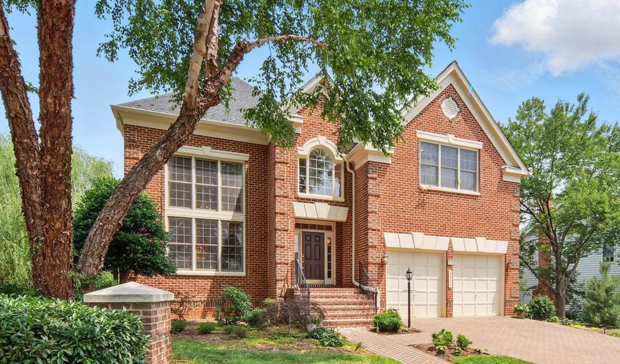6211 YORKSHIRE Ter, Bethesda, MD 20814 - 5 Beds, 5 Bath