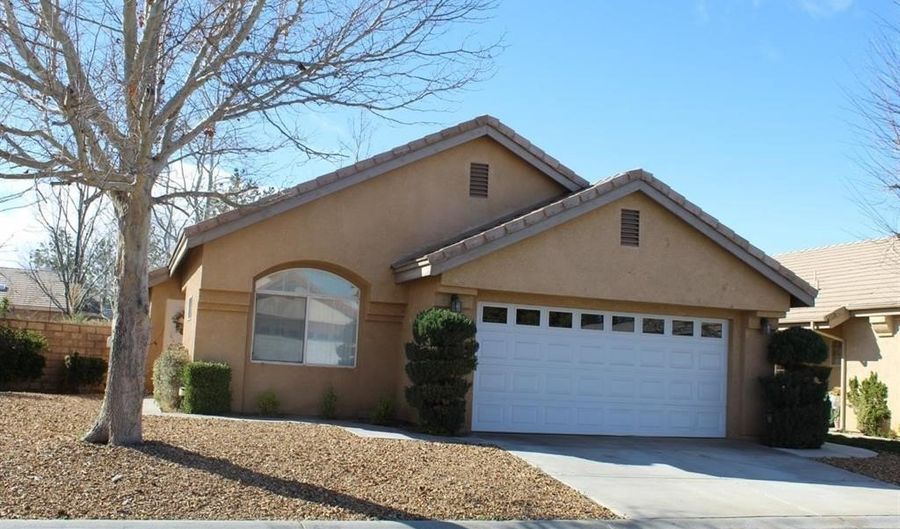 19569 Saint Andrews Way, Apple Valley, CA 92308 - 2 Beds, 2 Bath