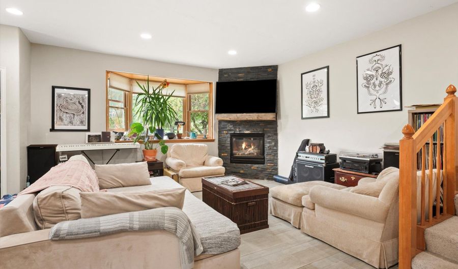 287 SOUTHSIDE Dr, Basalt, CO 81621 - 2 Beds, 3 Bath