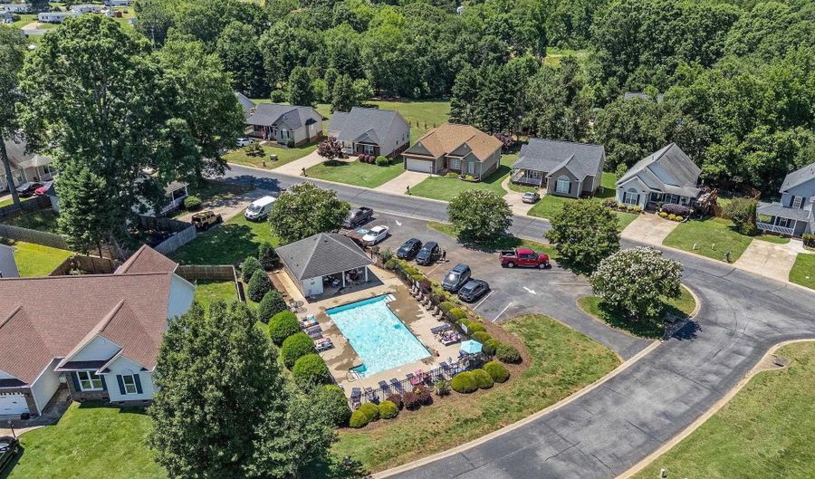 531 Plantation Creek Dr, Boiling Springs, SC 29316 - 3 Beds, 2 Bath