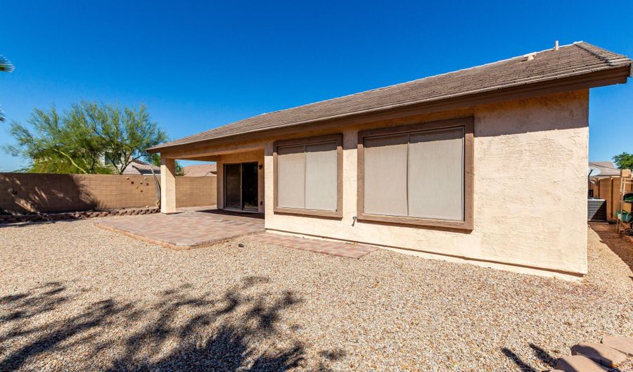 1413 E HOLIDAY Dr, Casa Grande, AZ 85122 - 4 Beds, 2 Bath