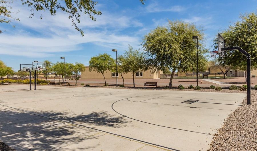 27413 W TONOPAH Dr, Buckeye, AZ 85396 - 2 Beds, 3 Bath