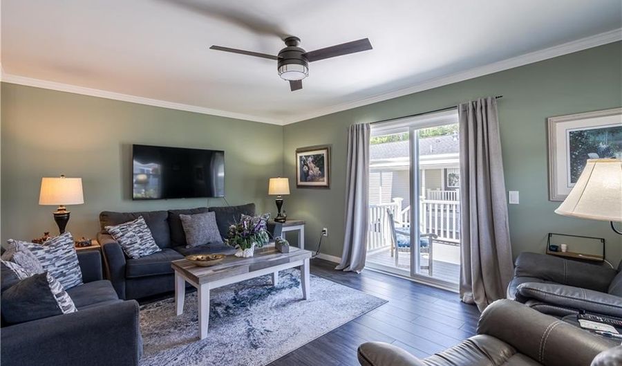 9 Cheryl Ln, Coventry, RI 02816 - 2 Beds, 2 Bath