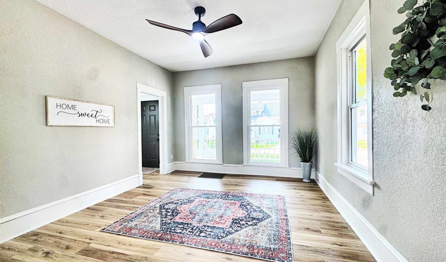 208 N RANKIN St, Appleton, WI 54911 - 3 Beds, 2 Bath