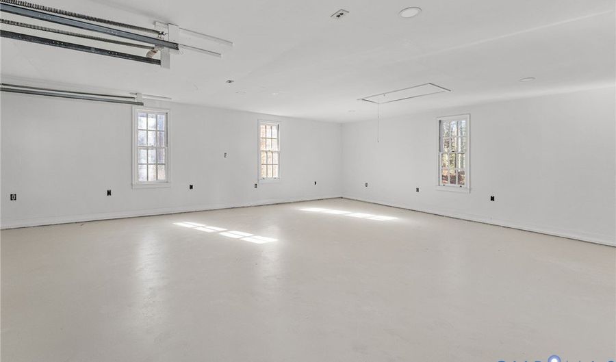 405 Thompson St, Ashland, VA 23005 - 4 Beds, 2 Bath