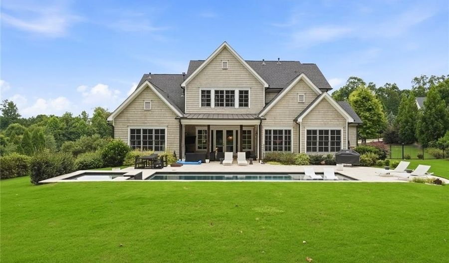 1012 Summit View Ln, Alpharetta, GA 30004 - 6 Beds, 7 Bath