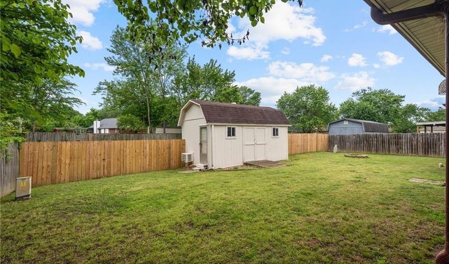 603 J St, Barling, AR 72923 - 3 Beds, 2 Bath
