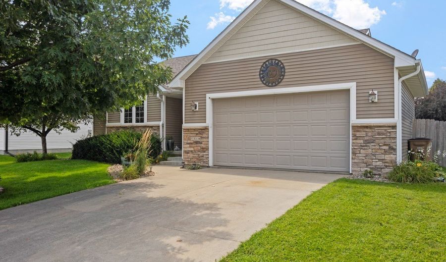 1116 10th Avenue Pl SE, Altoona, IA 50009 - 3 Beds, 3 Bath