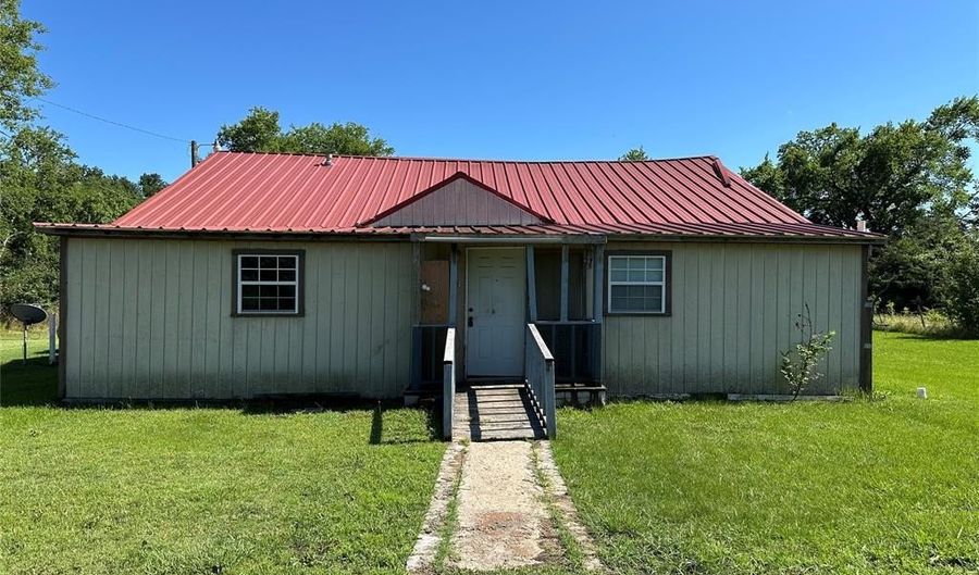 900 Monroe St, Teague, TX 75860 - 3 Beds, 3 Bath