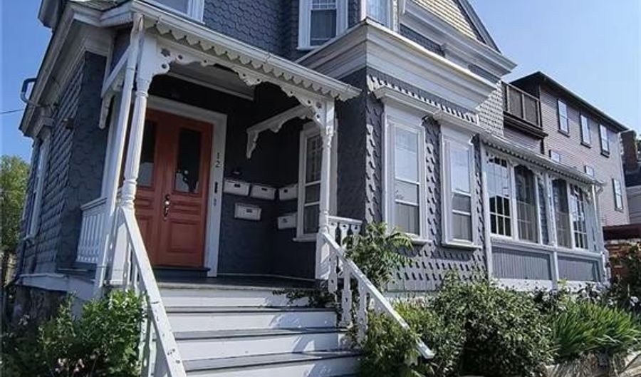 12 CATHERINE St 2, Newport, RI 02840 - 1 Beds, 1 Bath
