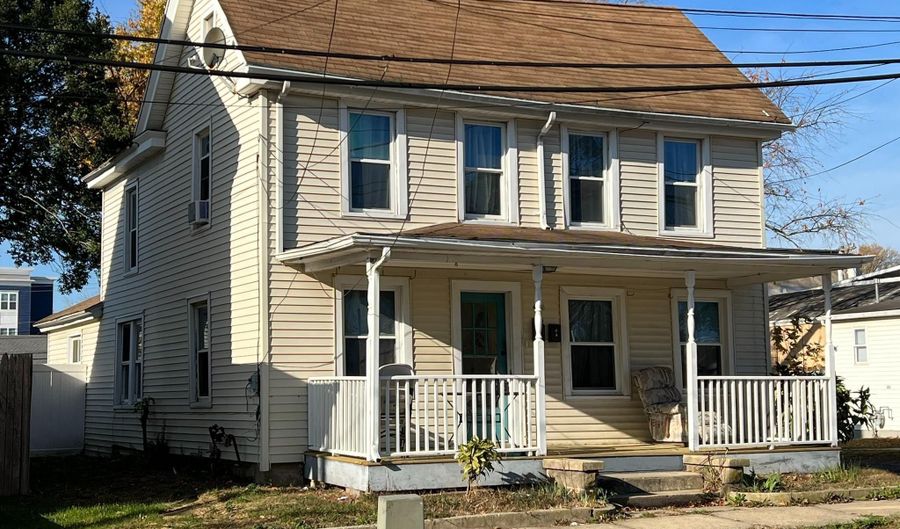 428 S GOVERNORS Ave, Dover, DE 19904 - 4 Beds, 2 Bath