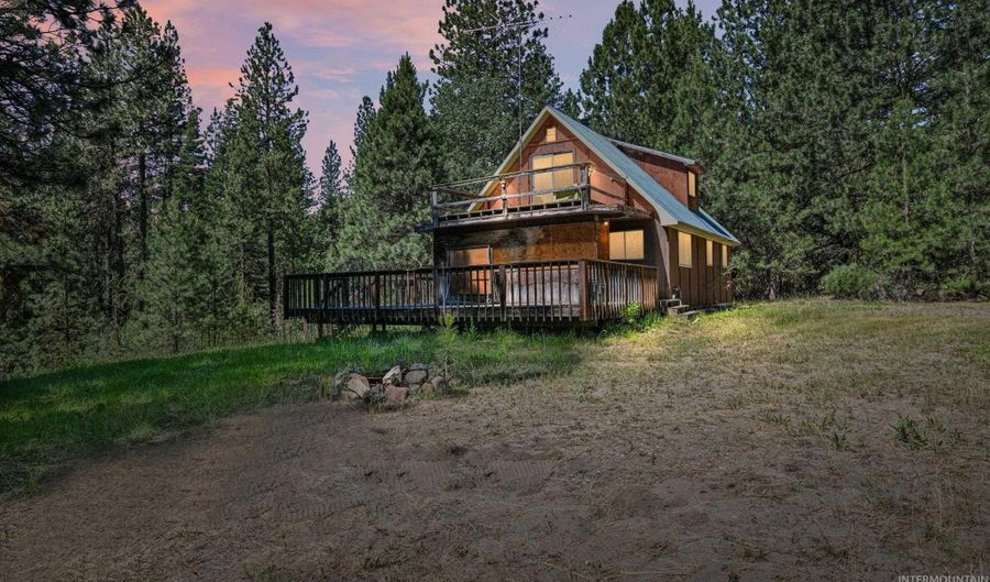 207 Ponderosa Ln, Cascade, ID 83611 - 3 Beds, 2 Bath