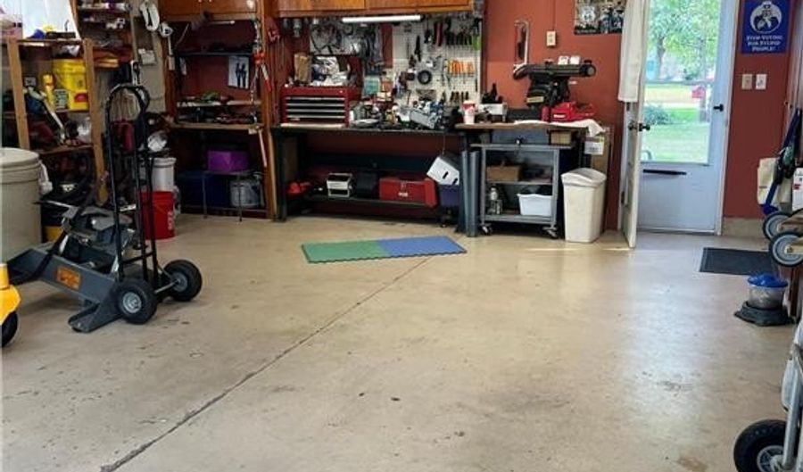 537 E Ronning Ave, Appleton, MN 56208 - 2 Beds, 2 Bath