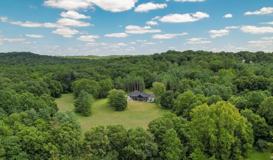 1436 Fayetteville Owen Rd, Bedford, IN 47421 - 5 Beds, 4 Bath