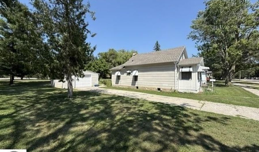 622 Mechanic St, Alma, MI 48801 - 2 Beds, 1 Bath