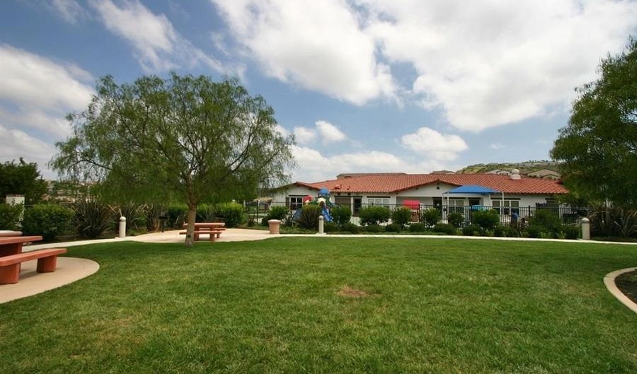 6008 Paseo Salinero, Carlsbad, CA 92009 - 3 Beds, 2 Bath