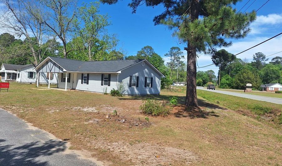 37 Faison St, Baxley, GA 31513 - 3 Beds, 1 Bath