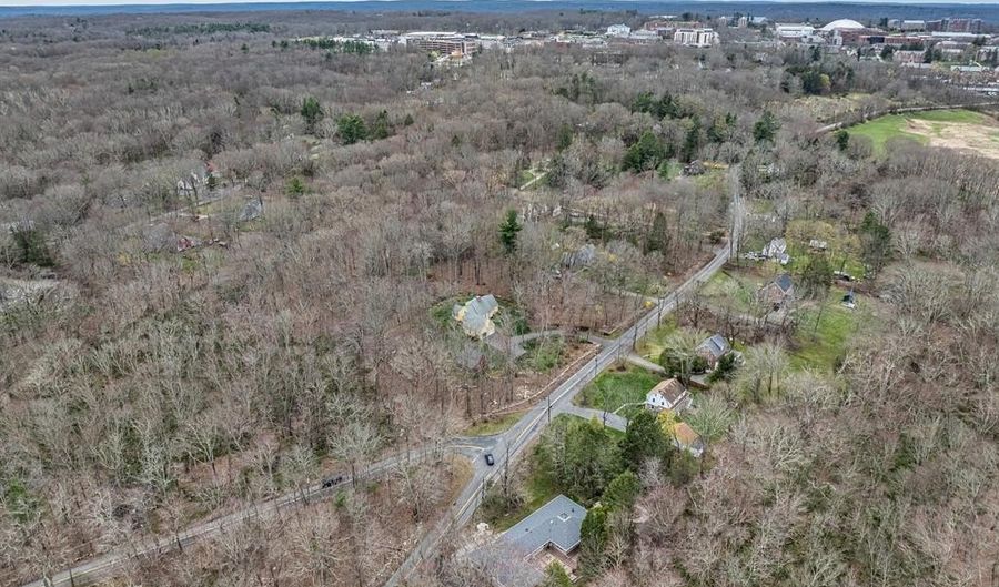 141 Gurleyville Rd, Mansfield, CT 06268 - 3 Beds, 3 Bath