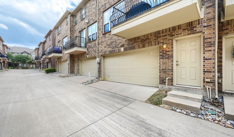 3885 Asbury Ln, Addison, TX 75001 - 3 Beds, 4 Bath