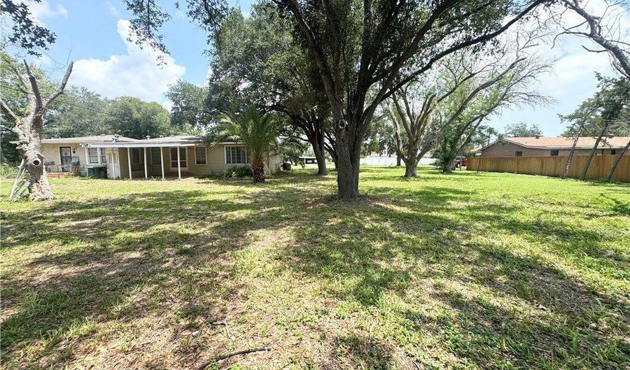 1223 W 3RD St, Alice, TX 78332 - 3 Beds, 2 Bath