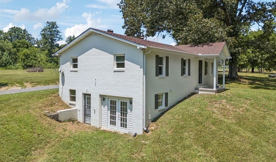 2585 Pow Rd, Baxter, TN 38544 - 4 Beds, 2 Bath